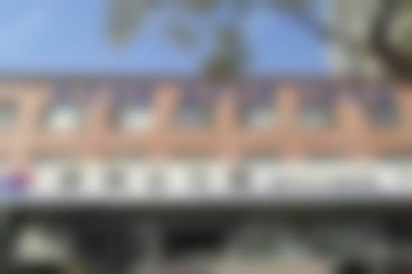 沂水沂博士口腔门诊医院免费停车场